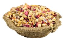 Knaprig ätbar skål fylld med rosenblad och blåklint